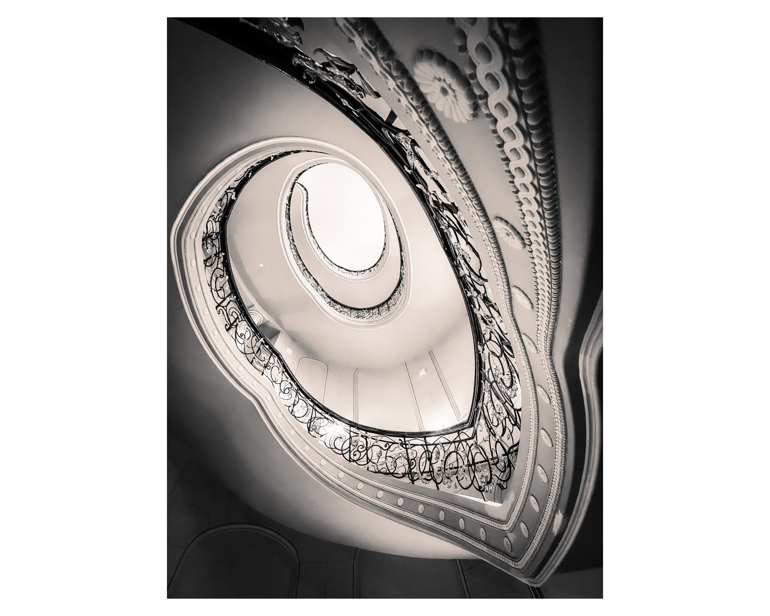 Staircase Ephraim-Palais © Leyla Dirim