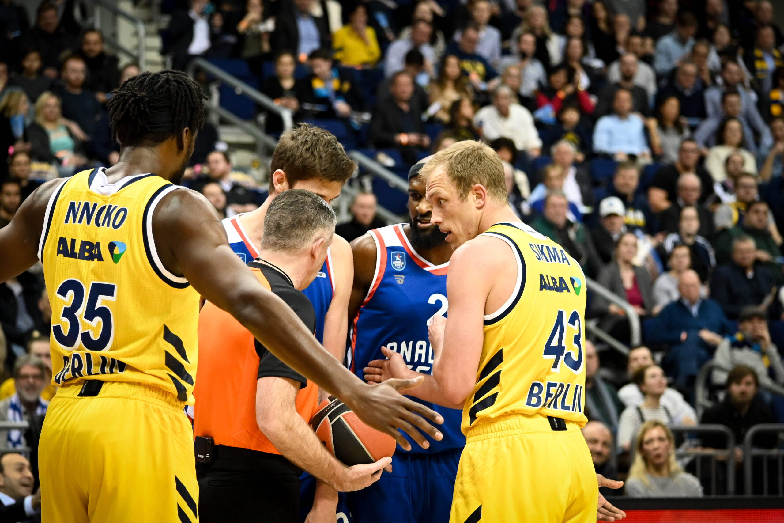 Alba Berlin vs Anadolu Efes 2020