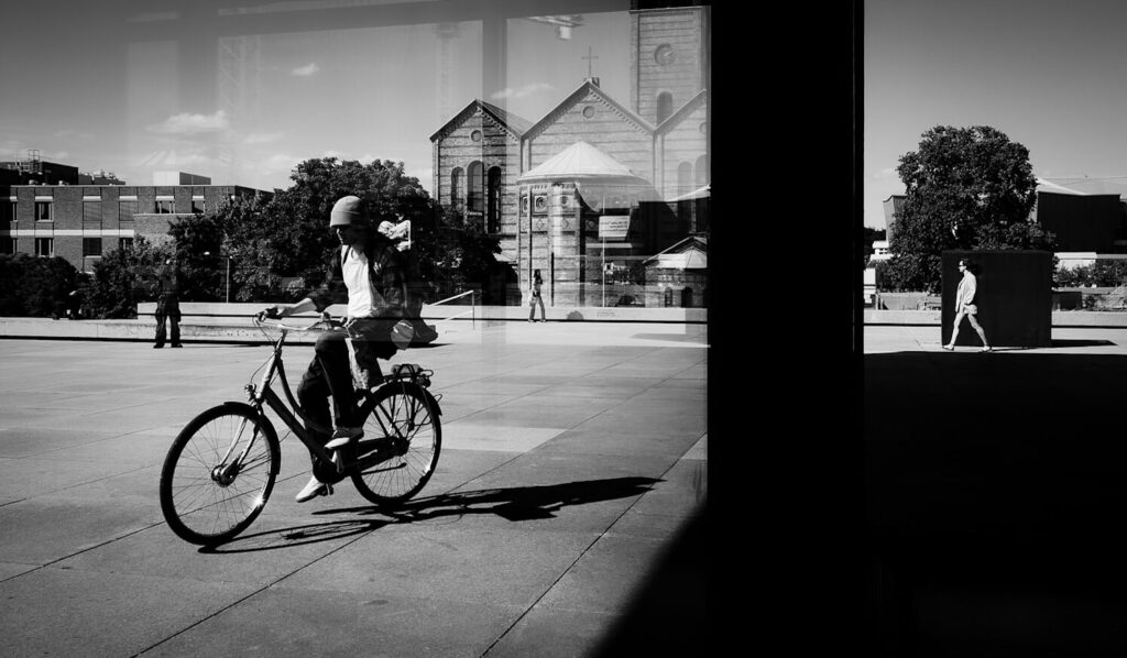 Biker Neue Nationalgalerie Fotograf: Leyla Dirim