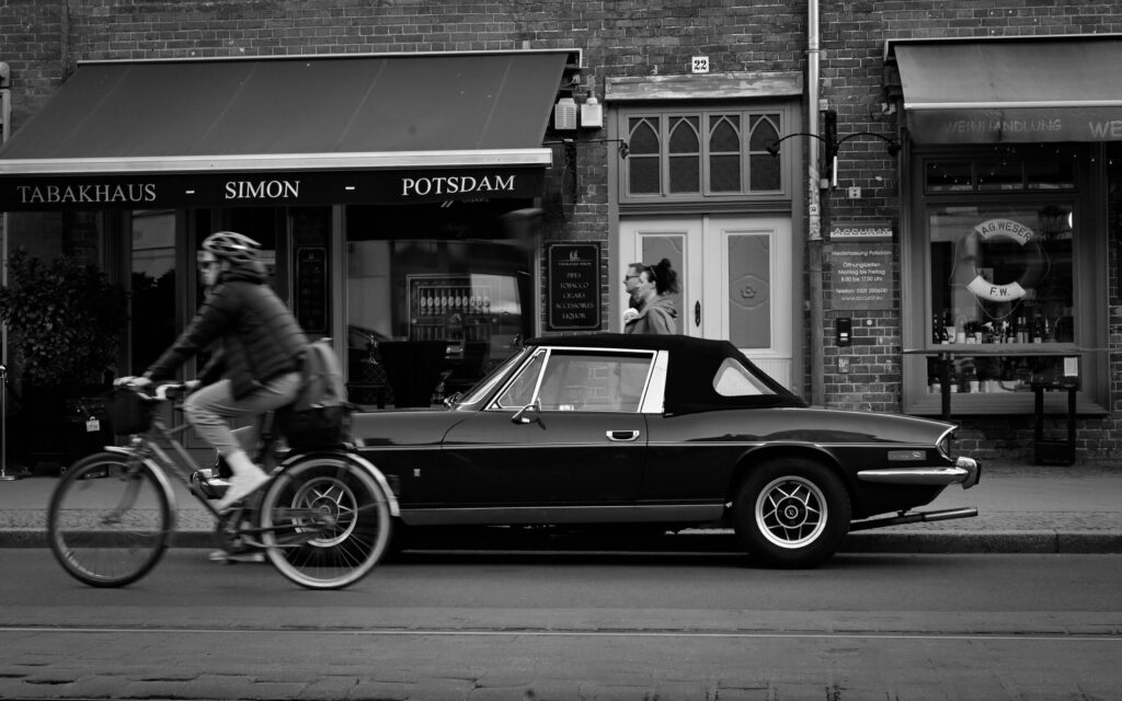 Biker and Vintage Car Potsdam Fotograf: Leyla Dirim